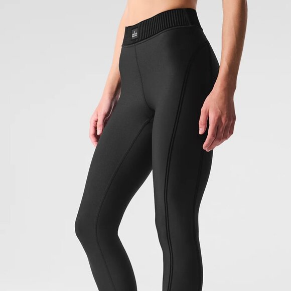 ALO Yoga Pants - ALO Yoga Airlift High-Waist 7/8 Line Up Legging in Black